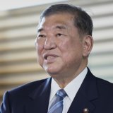 Après la défaite électorale dimanche, Shigeru Ishiba ne dispose plus de majorité dans aucune des deux chambres du Parlement. KEYSTONE/AP